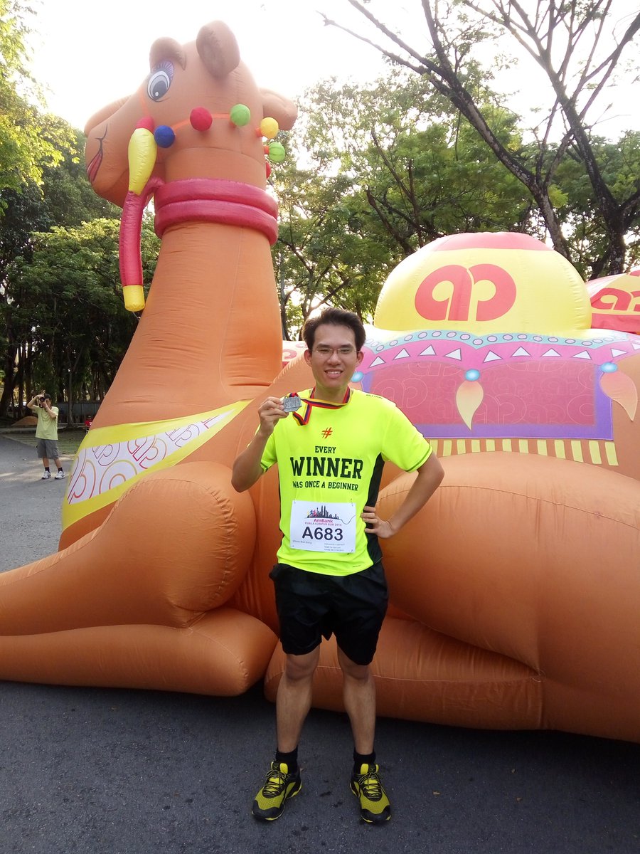 KenSeng89's tweet photo. 1) A simple pose.. to show off my finisher medal!
2) Looking forward to get SCMS 2016 FM medal!

#SCMW2016 https://t.co/6vTBLvJw8B
