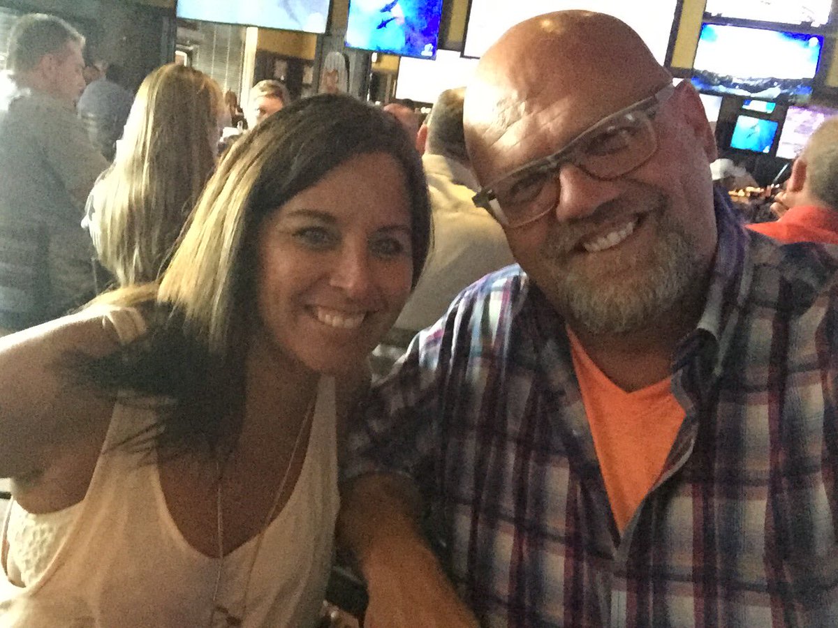 captainselfie's tweet photo. Great running into old friends https://t.co/ZDB2mcUujr