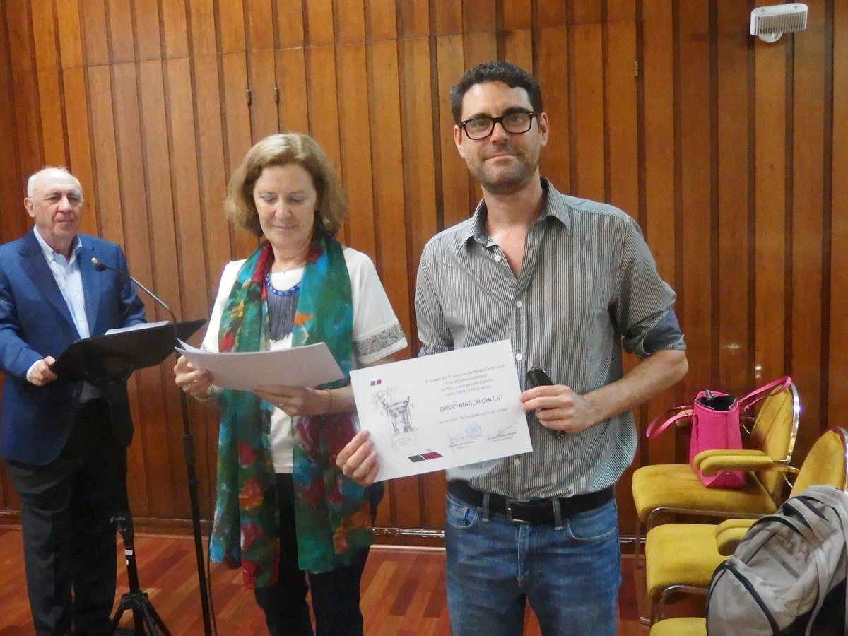Olelibros's tweet photo. @chulvid finalista del Concurso de relatos del @AteneoValencia por El dragón bajo la ciudad. en breve, la novela :) https://t.co/9OfZpxQQaw