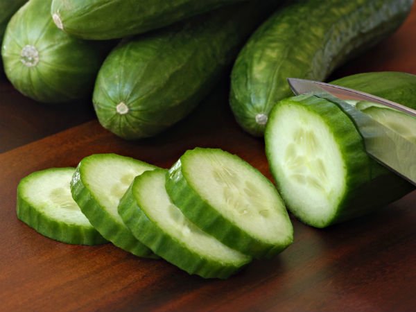 getthatbode's tweet photo. #rt Cucumbers contain so much water in them it’s not surprising that they’re low in calories. #healthy #tip https://t.co/T7kWXiLq7U