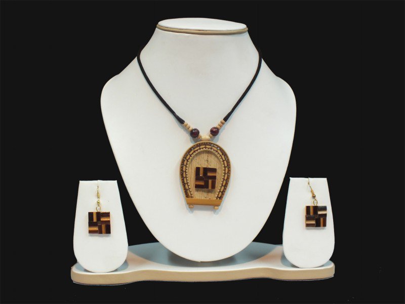 swaadesi's tweet photo. Handmade jewellery at flat 30% off
just log on to - https://t.co/UuSZpTpdKx
Use Code - JEWEL 
HAPPY SHOPPING https://t.co/jbBYwMNJrl