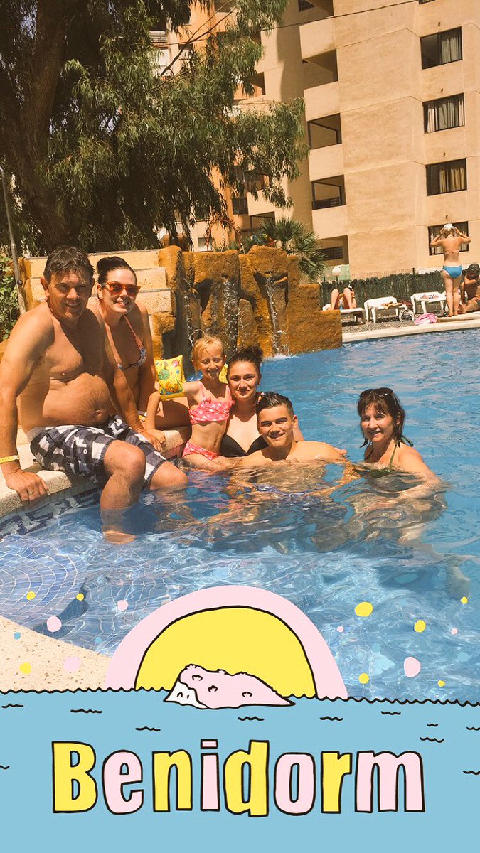 melparry_'s tweet photo. First day in Benidorm and were drunk by 11am @RossHudson_2 @FfionHudson #onholiday #itsacceptable βοΈππΎπ https://t.co/uvvMvcT1cT
