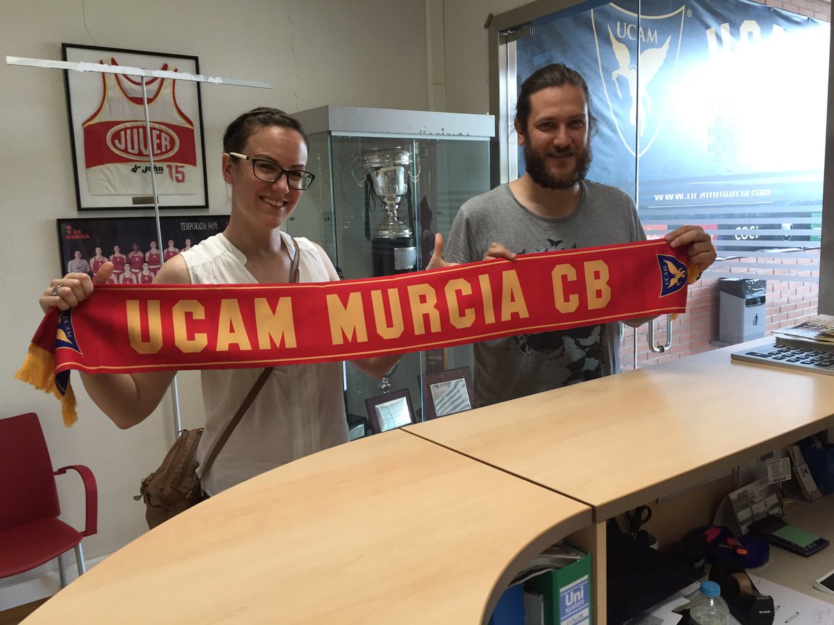 UCAMMurcia's tweet photo. ¡Ya están viniendo socios a renovar su abono! ¡Ellos han sido los primeros! #SeguimosSoñando https://t.co/ENp5K5OqNY