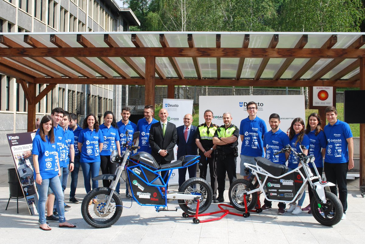 deusto's tweet photo. Imágenes de la presentación de @deustomototeam y las dos motos eléctricas inteligentes https://t.co/InzVxJxRwK https://t.co/jVap3vVxKF