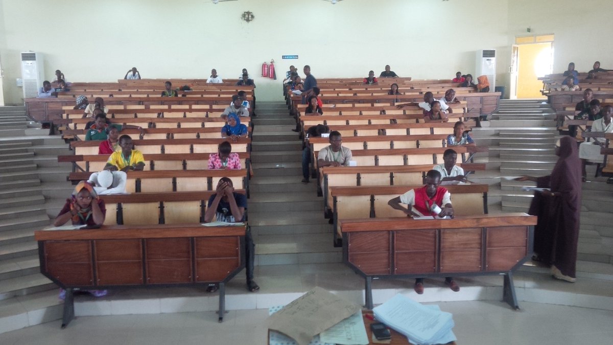 AkinMubarak's tweet photo. Love this Examination environment of #EducationFaculty #Unilorin? say 'Aye', if not, say, 'Nay' #WeAreTeachers https://t.co/Dwc04PAoHY