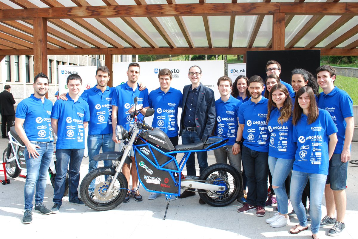 deusto's tweet photo. Imágenes de la presentación de @deustomototeam y las dos motos eléctricas inteligentes https://t.co/InzVxJxRwK https://t.co/jVap3vVxKF