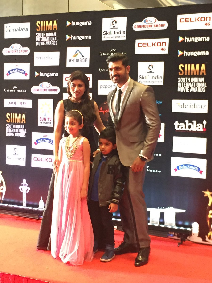 Kuttram23's tweet photo. Our Hero Arun Vijay (@arunvijayno1) in Singapore for #SIIMA2016. #Kuttram23 #YennaiArindhal https://t.co/ExvhQRY1Ht