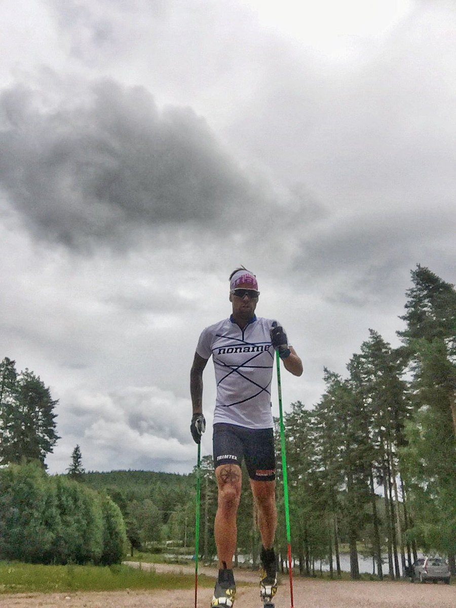 AddeSteek's tweet photo. Väckningspass på Elpex-fyror; https://t.co/5qieAlIEeQ #elpexrollerskis #toughracesweden #nonamesport #twittski https://t.co/z0zleyVl9u