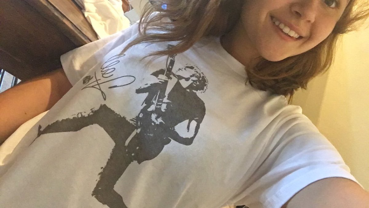 chattilla2's tweet photo. Love this T-shirt! @NiallOfficial  from Italy with love😌👯👱🏼 https://t.co/SioBNjm9iG