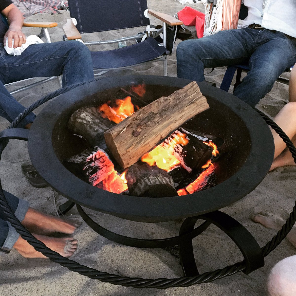 We hope you find yourselves gathered around doing what you love this weekend! Happy Fourth weekend!