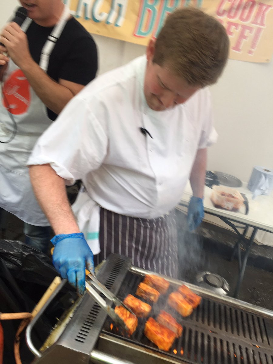 @PiedaTerreUK and <a href="/SaltYardGroup/">Salt Yard Group</a> go head to head <a href="/thebeachbbq/">Beach BBQ</a> Cook Off on Charlotte St #London #Foodfestival
