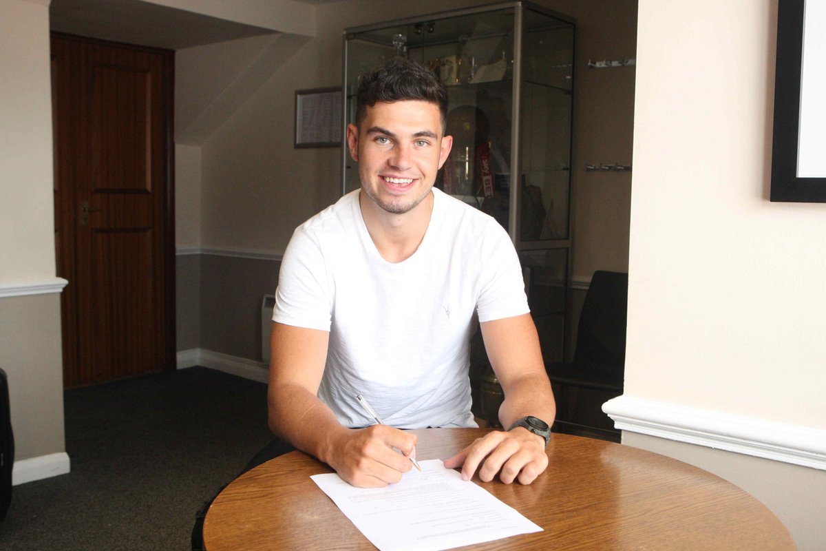 Welcome to <a href="/JohnEgan92/">John Egan</a> who joins on a three year deal after leaving <a href="/TheGillsFC/">Gillingham FC</a> ow.ly/Miw4301QxMG