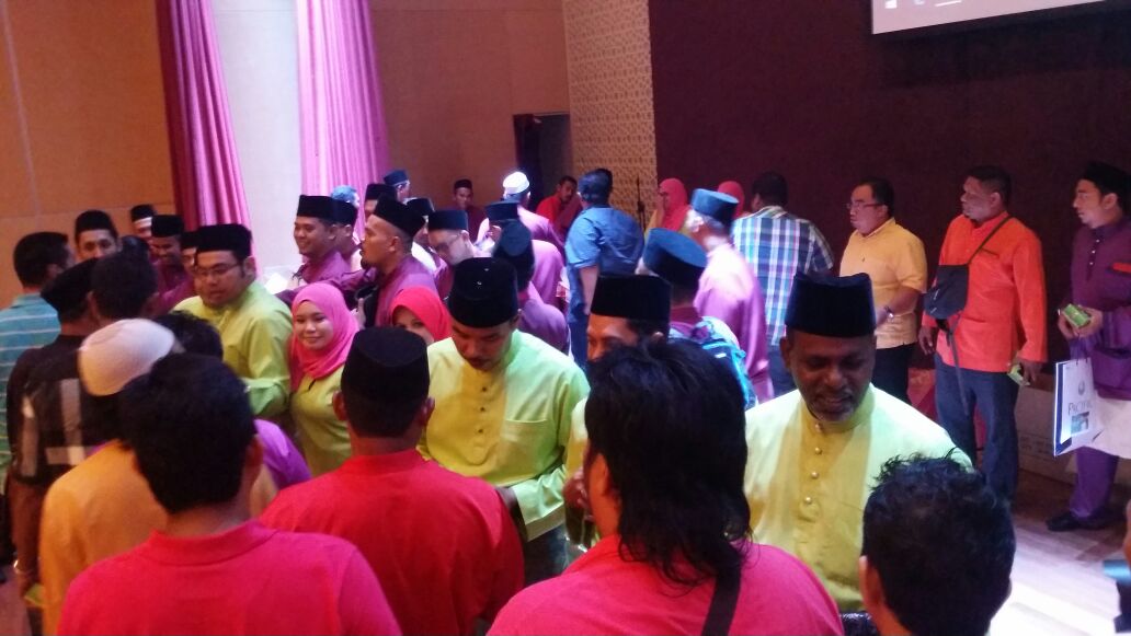 UtaraNews's tweet photo. Majlis buka puasa Umno Bhgn Pmtg Pauh bersama sayap2 bhgn Anjuran Datuk Mohd Zaidi Hj Mohd Said di TheLight P.Pinang https://t.co/RKtdDe3azF