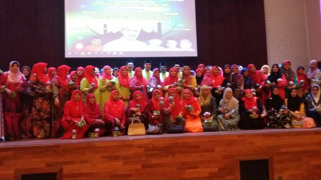 UtaraNews's tweet photo. Majlis buka puasa Umno Bhgn Pmtg Pauh bersama sayap2 bhgn Anjuran Datuk Mohd Zaidi Hj Mohd Said di TheLight P.Pinang https://t.co/RKtdDe3azF