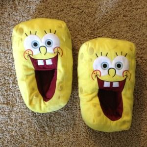 MeganxSharp's tweet photo. hey @AlexHastings_ you left your slippers at mine again.. https://t.co/8e5sIi7zmv