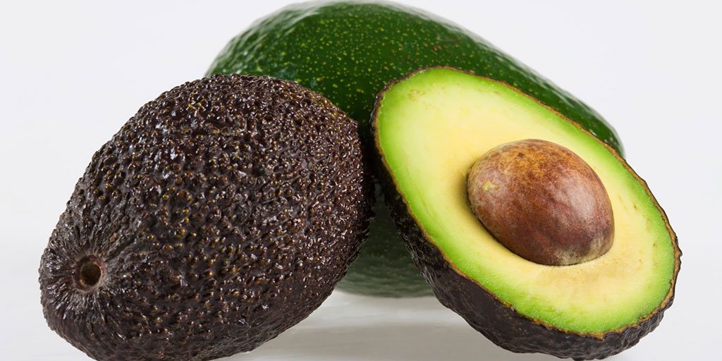 Avocados contain 3.5 grams of naturally good fats per 1 oz. serving. #AvocadoFacts