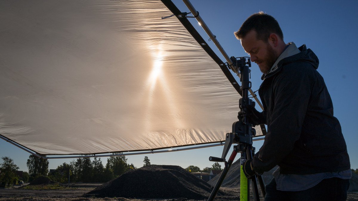 <a href="/videolab_dk/">videolab.dk</a> Torsten setting up the giant diffuser for the exterior shots. #scifi #shortfilm #action #aarhus #arene