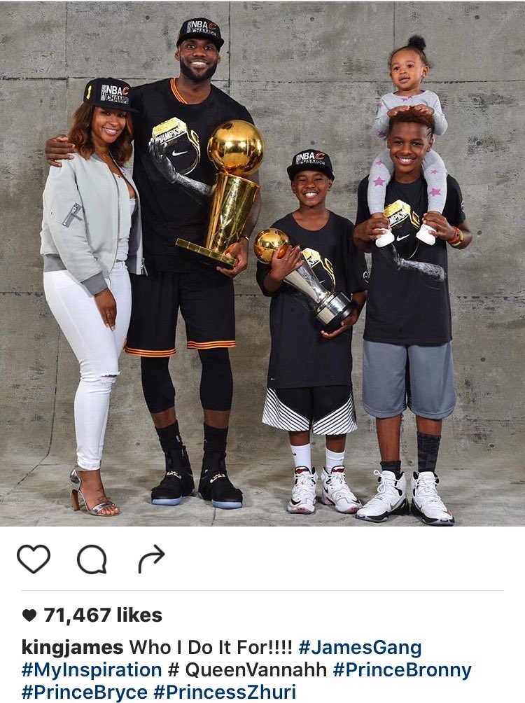 23BronFanatics's tweet photo. a King, his Queen, his Princes &amp; his Princess. #JameGang 👑🏆 https://t.co/ATGoi3XAWs