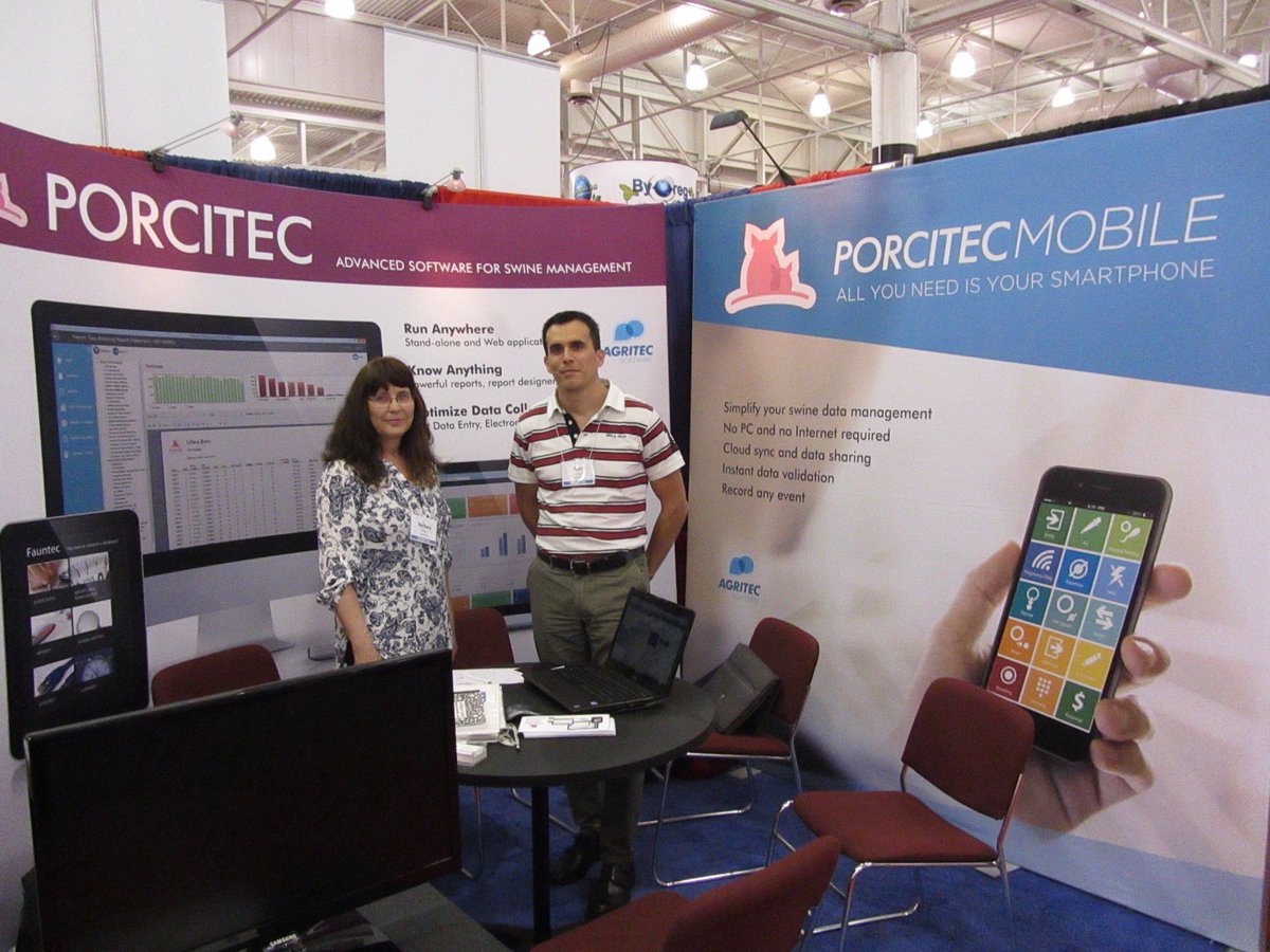 Barbara Jesse, US office, and Xavi Marquez, Agritec Director, at the past World Pork Expo 2016