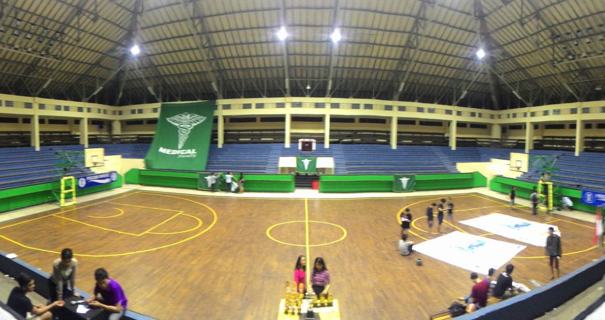 PuriNasurya's tweet photo. Today: prepare #HippocratesCupXXVIII @BEMFKUNUD at GOR Ngurah Rai Denpasar https://t.co/HNRdZhEozm