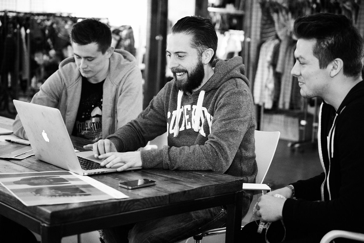 uniofglos's tweet photo. Our @Superdry student ambassador kit was designed by students @GMasonDesign &amp; @ShaunWhitefield #superdrystudents https://t.co/so00uunvJS