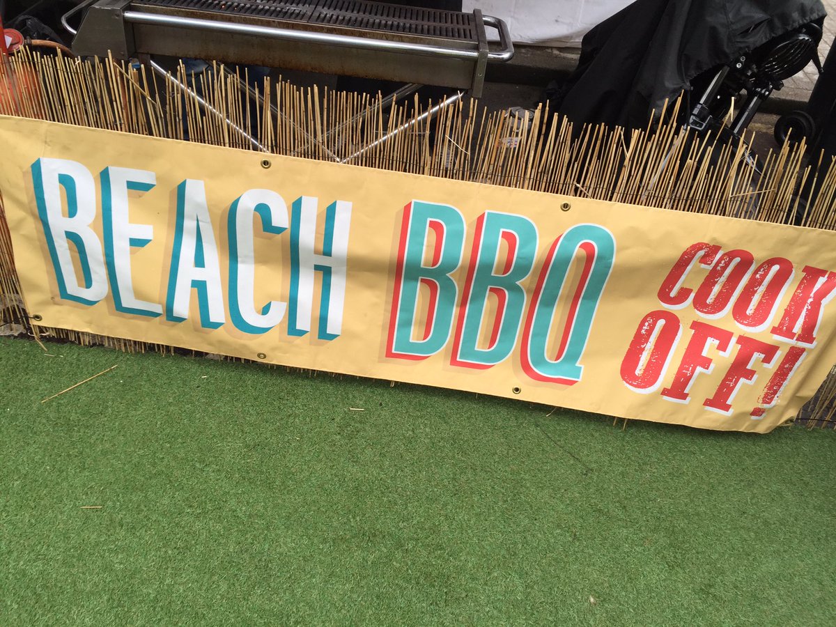 On <a href="/thebeachbbq/">Beach BBQ</a> Cook Off now <a href="/KuaAinaUK/">Kua 'Aina</a> vs <a href="/dickiefitz/">dickie_fitz</a> #foodfestival <a href="/EnjoyFitzrovia/">Enjoy Fitzrovia</a> Charlotte St #London