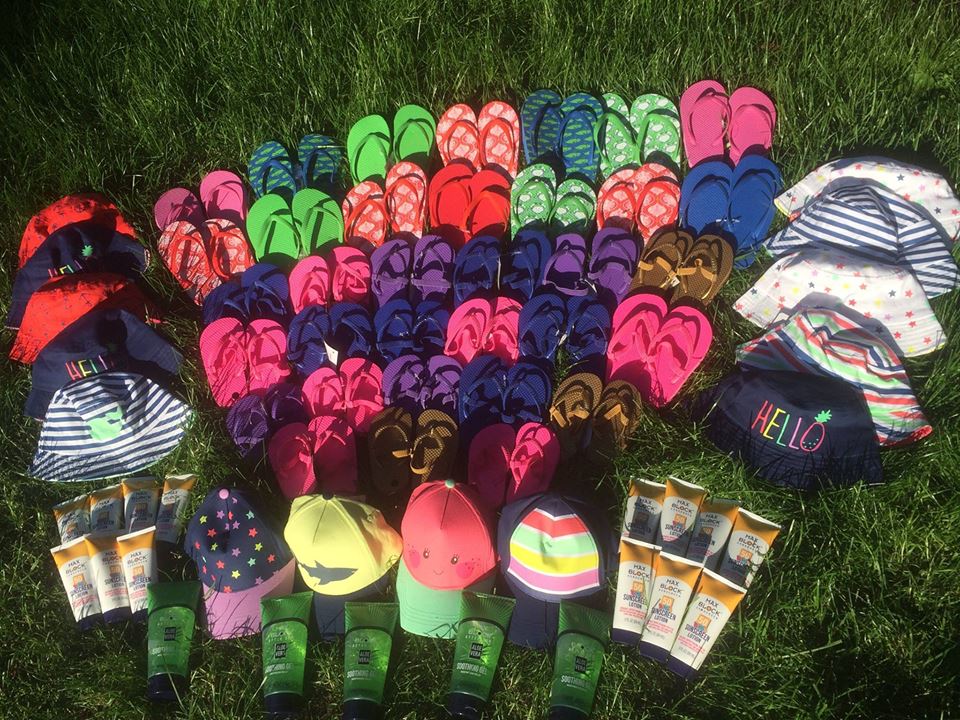 Donations: sun hats, sun glasses, shoes for refugee children <a href="/Carry_theFuture/">Carry the Future</a> collected here till 3pm on Sun 3 July!