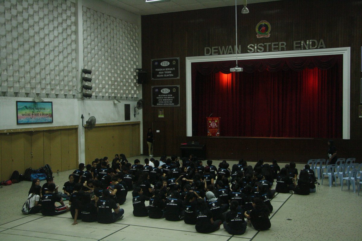 leosmka's tweet photo. 16th April 2016 - We had organised our first-ever "Night Safari 2016" held at the Sister Enda Hall in SMK Assunta. https://t.co/XBH5sWPkFV