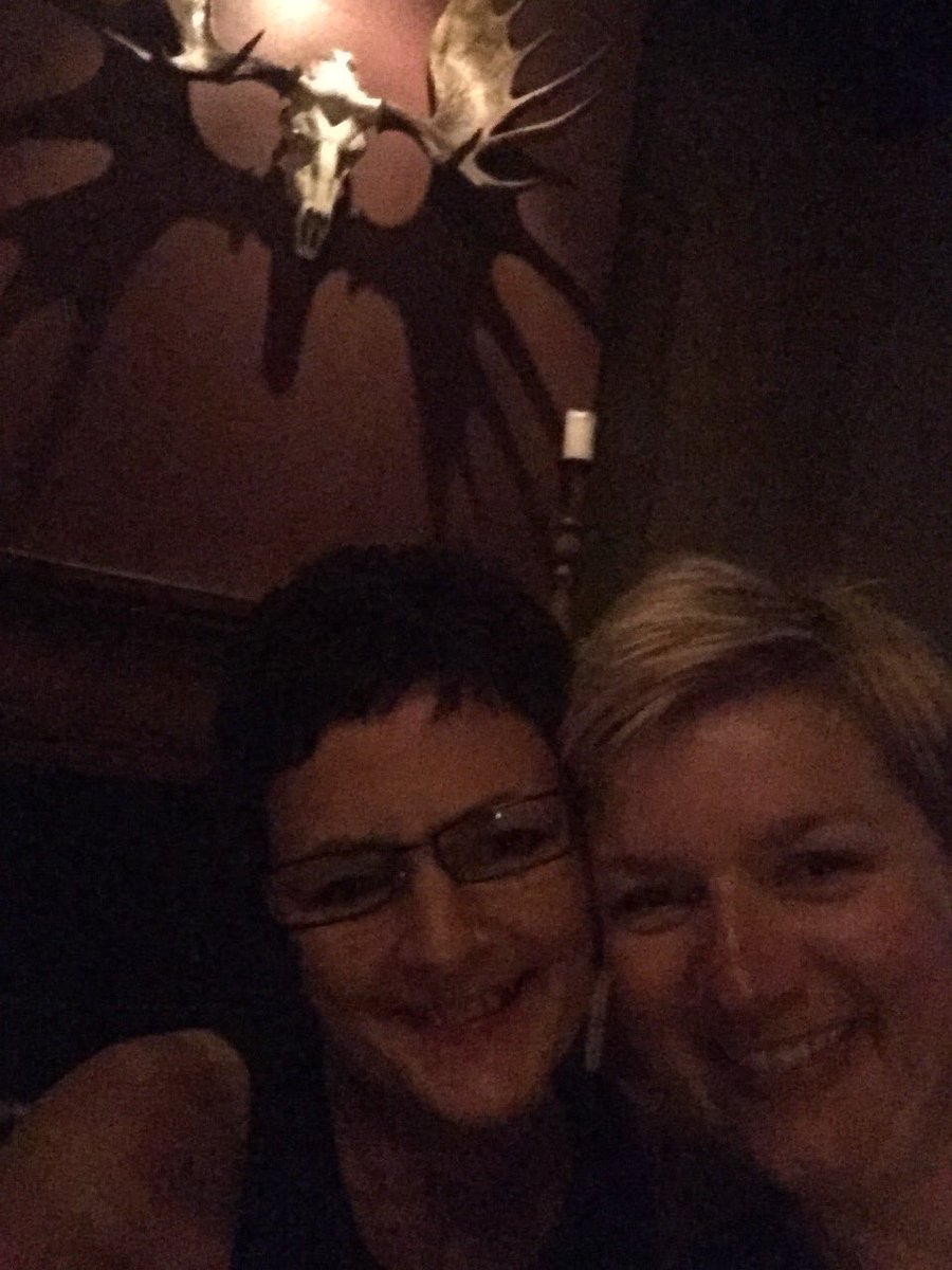 DeannaDavies3's tweet photo. @SirJohnsPub @DeltaKingston perfect evening of great food, atmosphere &amp;service #positive #ygk #customerexperience https://t.co/NXY6acatDn