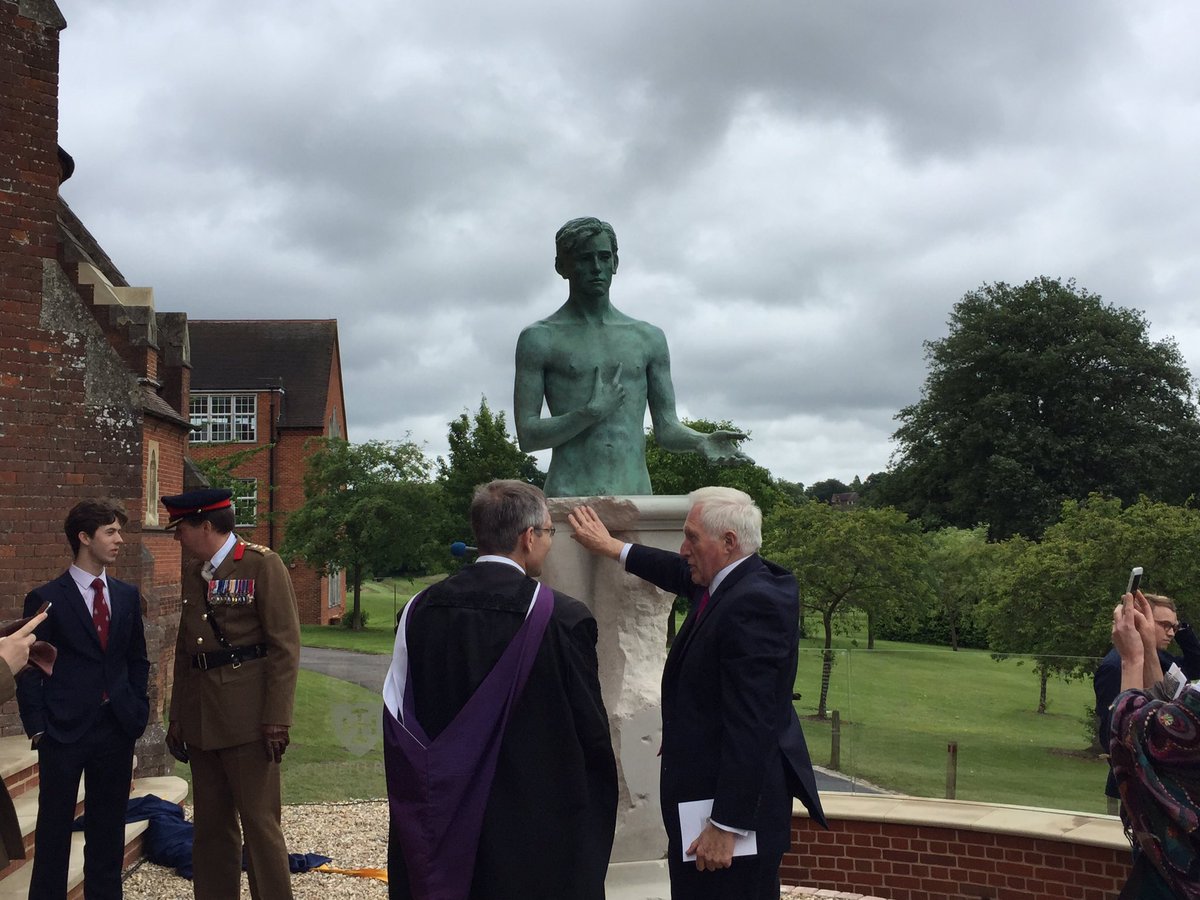 @daviddimble admiring new war memorial at Cranleigh School sculpted by brother &amp; former pupil Nicholas. #SOMME100