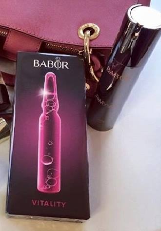 babor_sa's tweet photo. Handbag must have #BABOR #Vitality #Ampoules 5x Triple BoosterFluid 2x Collagen BoosterFluid #revived #revitalized https://t.co/rjuq8tIqE0