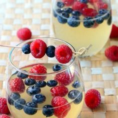 ErinRivers12's tweet photo. Red, white, and blue sangria

#Inspiration https://t.co/WyrXG8ZqAl