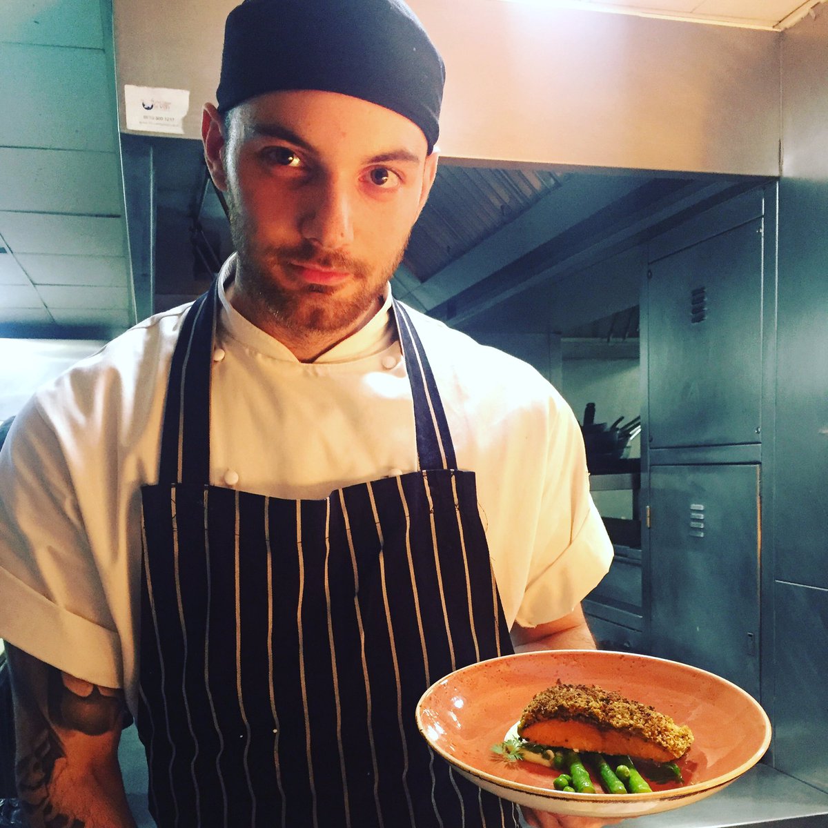 YorkandAlbany's tweet photo. #fishfriday thanks to Nic for this gorgoeous salmon dish #Wimbledon2016 #foodie #meet #celebrate #summer https://t.co/DmjrGNuFMD