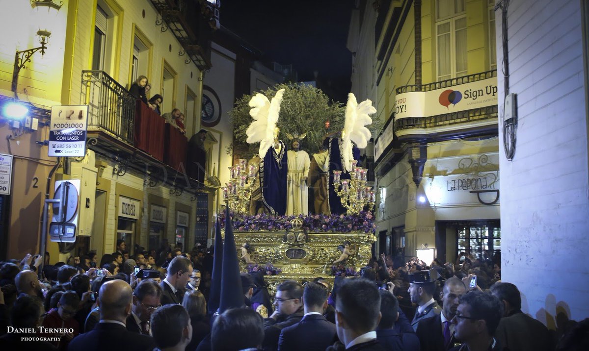 EVarales's tweet photo. Imágenes del Miércoles Santo 2016 https://t.co/kM3ACtz9g3 https://t.co/EaSpgJMnyi