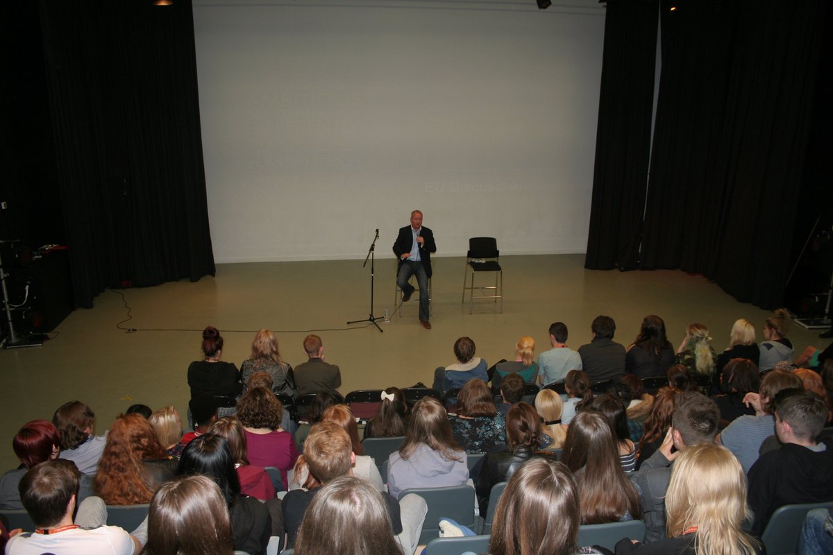 NCTStudentCounc's tweet photo. Mark Pritchard MP joined us at @NewCollTelford with staff &amp; students after the EU referendum @MPritchardMP https://t.co/co4YW5S4lC