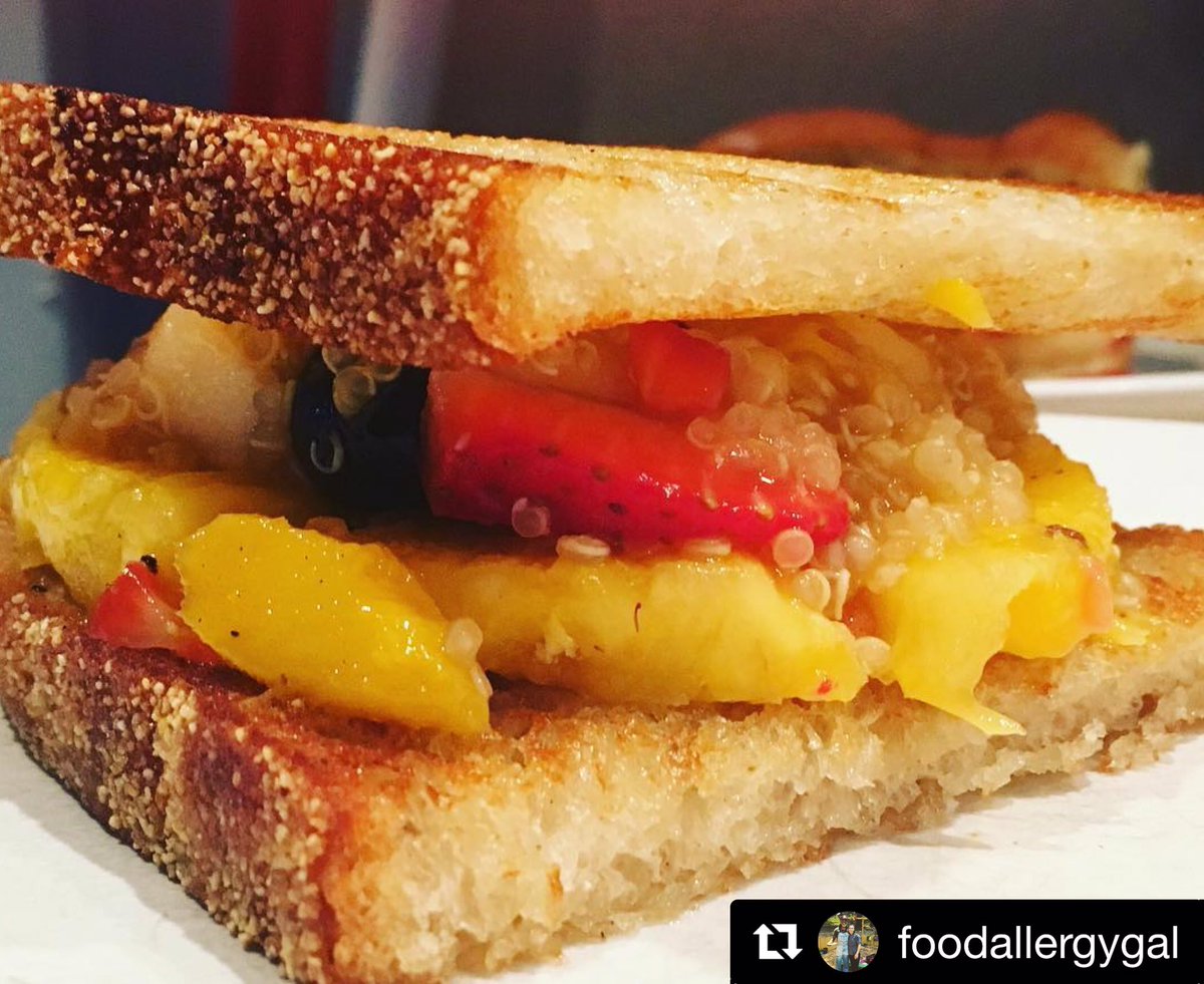 CenteredTable's tweet image. Coming out of #cheflara kitchen for the 1st time #fruitburgers #alternativecooking #vegan #recipe