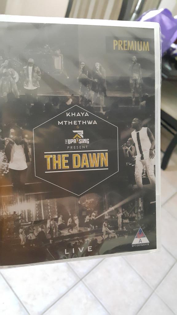 RANwanji's tweet photo. Let me watch #thedawn you can also get your copy  in musica and cum books stores nears you #UPRising @khayamthethwa https://t.co/NrKArDtGjd