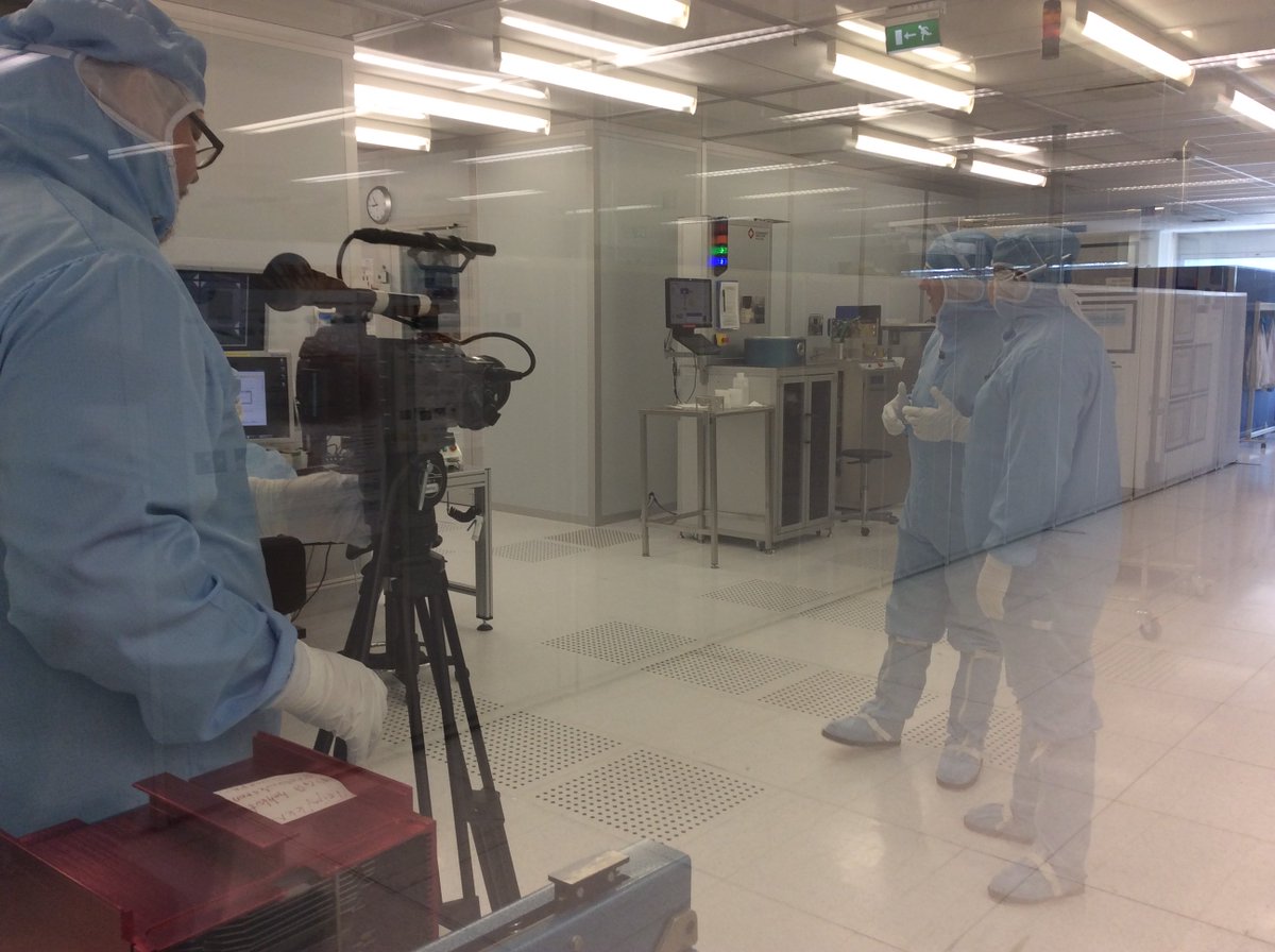 STulevaisuus's tweet photo. Making of @STulevaisuus @VaisalaGroup Finnish technology &amp; accurate &amp; reliable sensors used for #MonaLisa &amp; in #Mars https://t.co/zft4YaAi10