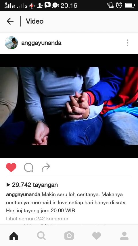 musthichhaa's tweet photo. Aduhhhh baper beud ngeliat @anggaaldi_OFCL @anggaaldii_16 Pegangan tangan pas di mobil 😍 @MILSCTV #MILSCTVEps58 https://t.co/TfefEXt7lt
