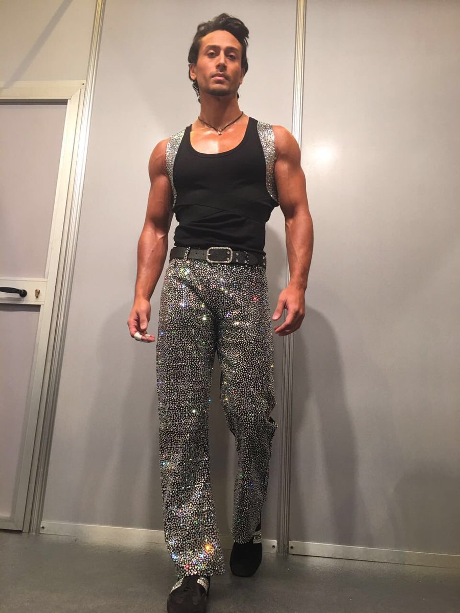 iTIGERSHROFF's tweet photo. Never been so nervous in my life...paid tribute to both my idols #Mj and @iHrithik sir at the @IIFA! https://t.co/u88wrRDdfg