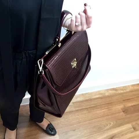 She Lion's Deal Closer Satchel is for women who mean business via <a href="/SheLionBags/">She Lion</a> Shop now ow.ly/fYAP301FiqQ