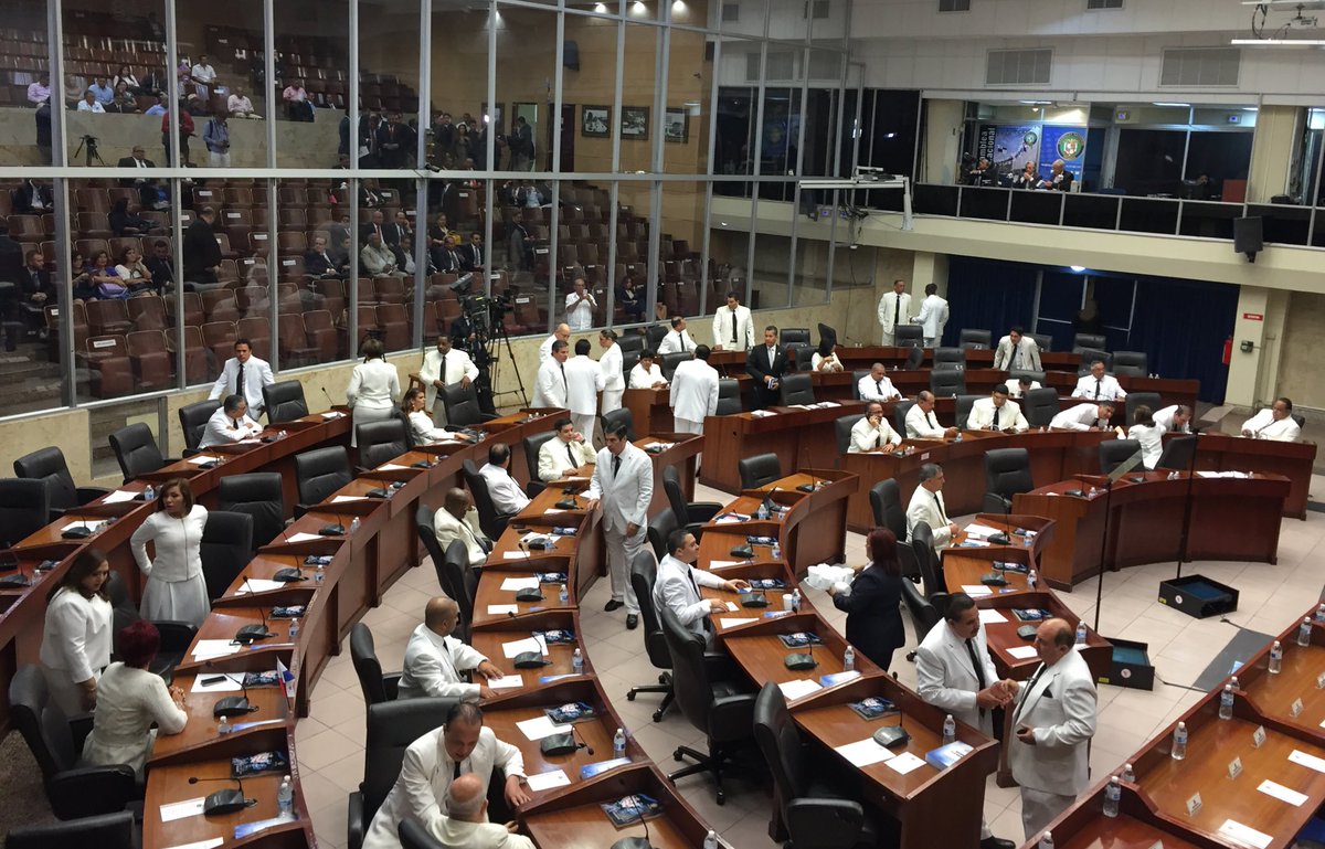 Da inicio Sesión de Instalación de la Primera Legislatura del #IIIPeriodo 2016-2017 <a href="/asambleapa/">Asamblea Nacional</a>