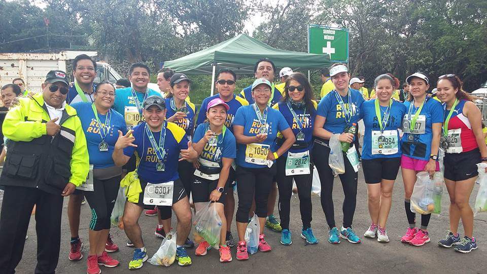 RunAndRunTeam's tweet photo. Parte del equipo en el medio maratón del día del padre #soyrunandrun #contodo #nosvemosenlameta #mmdp2016 https://t.co/TGA7J17B24