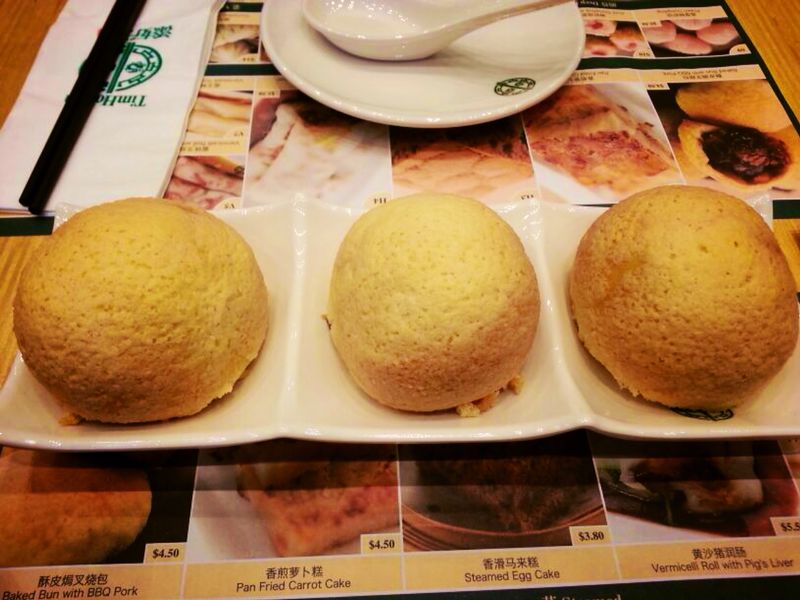 sinhui07's tweet photo. My ideal post-run meal is custard char siew bun because it fill my stomach #SCMS2016DQ https://t.co/xT5jBPvEOx