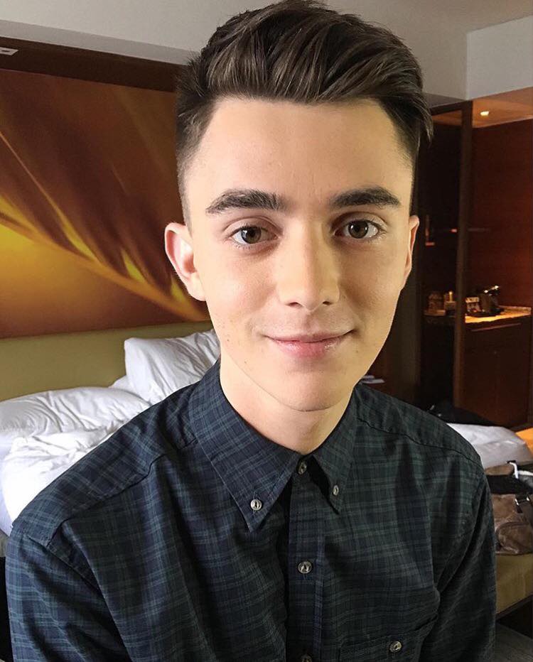 GreysonCrewID's tweet photo. [NEW PHOTOS] We can't deny that Greyson Chance is a beautiful creature ever. Those beautiful eyes, goshhh! 😍😍 https://t.co/gZ2V1txDY8