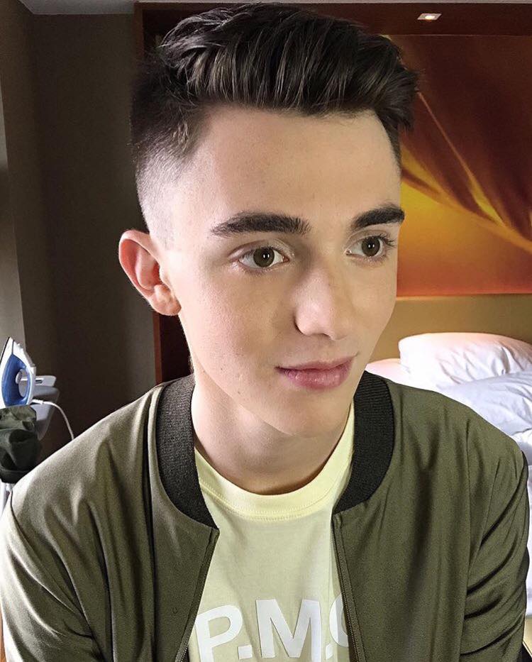 GreysonCrewID's tweet photo. [NEW PHOTOS] We can't deny that Greyson Chance is a beautiful creature ever. Those beautiful eyes, goshhh! 😍😍 https://t.co/gZ2V1txDY8