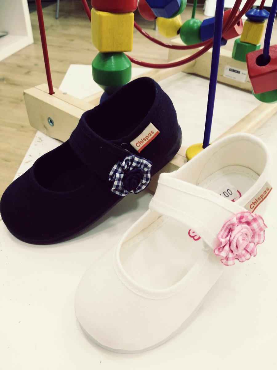 pradenitascalza's tweet photo. REBAJAS,REBAJAS!!!! LONAS 40% DE DESCUENTO #rebajas #calzadoinfantil https://t.co/PS6e6VK3Mb