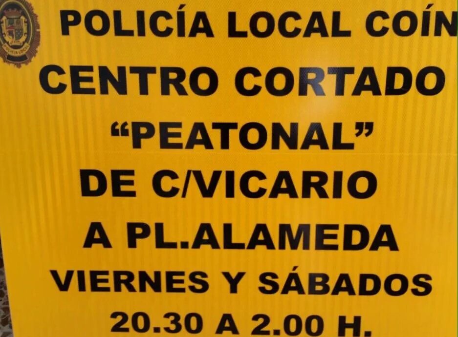 policiacoin's tweet photo. Meses julio, agosto y parte septiembre, viernes y sábados permanecerá centro cortado por peatonalozación @AytoCoin https://t.co/MogmYUeFj5