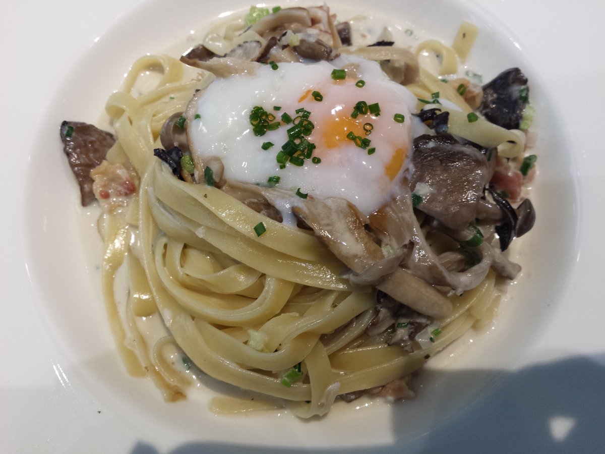 sinhui07's tweet photo. My ideal post-run meal is pasta because i love the taste #SCMS2016DQ https://t.co/xY5y03kiDN