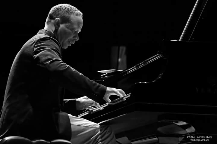 karibarrozo's tweet photo. Imágenes de anoche en @elCCKoficial 
Craig Taborn, Mat Maneri &amp; Ches Smith
by Pablo @AstudilloFoto https://t.co/MFB62GFqKj